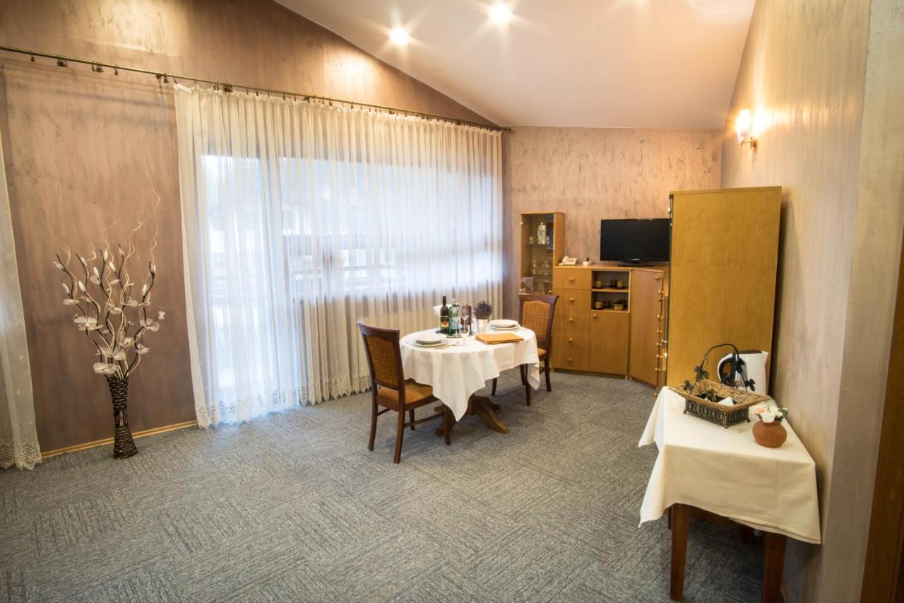 Hotel Šomka Drienica Bagian luar foto