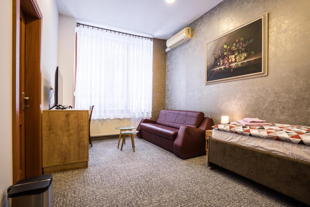 Hotel Šomka Drienica Bagian luar foto